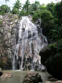 Na Muang Waterfalls .