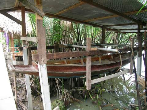 ดูที่เก็บเรือแจวกันให้ชัดๆ อีกมุมครับ