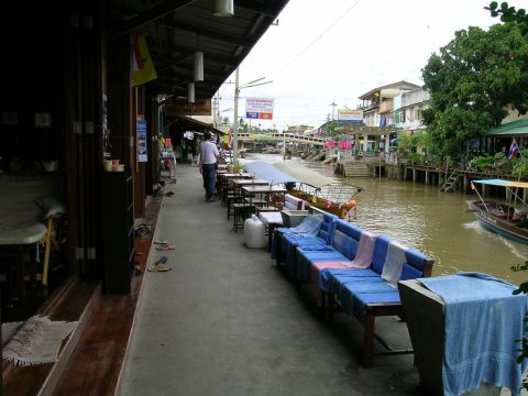 บ่ายๆ แวะมาเที่ยว ตลาดน้ำอัมพวา