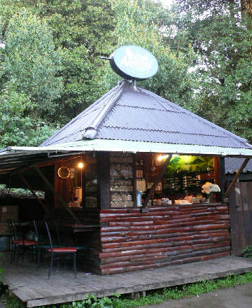 ร้านกาแฟก็มี ดื่มกาแฟร้อนๆ แก้หนาวกันก่อน