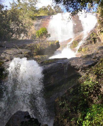 น้ำตกสิริภูมิ สูงชันน่าดูครับ