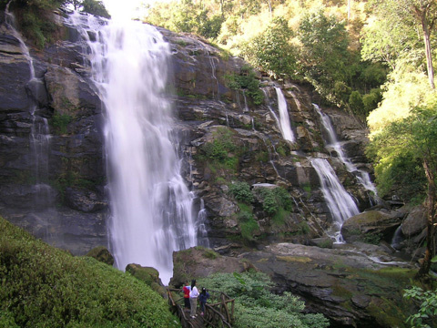 ออกจากโครงการหลวงแล้วมาที่ น้ำตกวชิรธาร