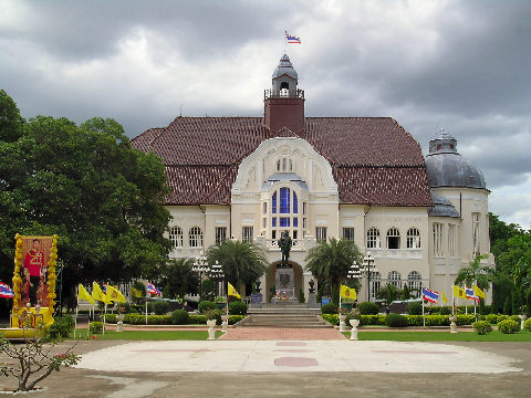 วังบ้านปืน เพชรบุรี สร้างในสมัยรัชกาลที่ 5